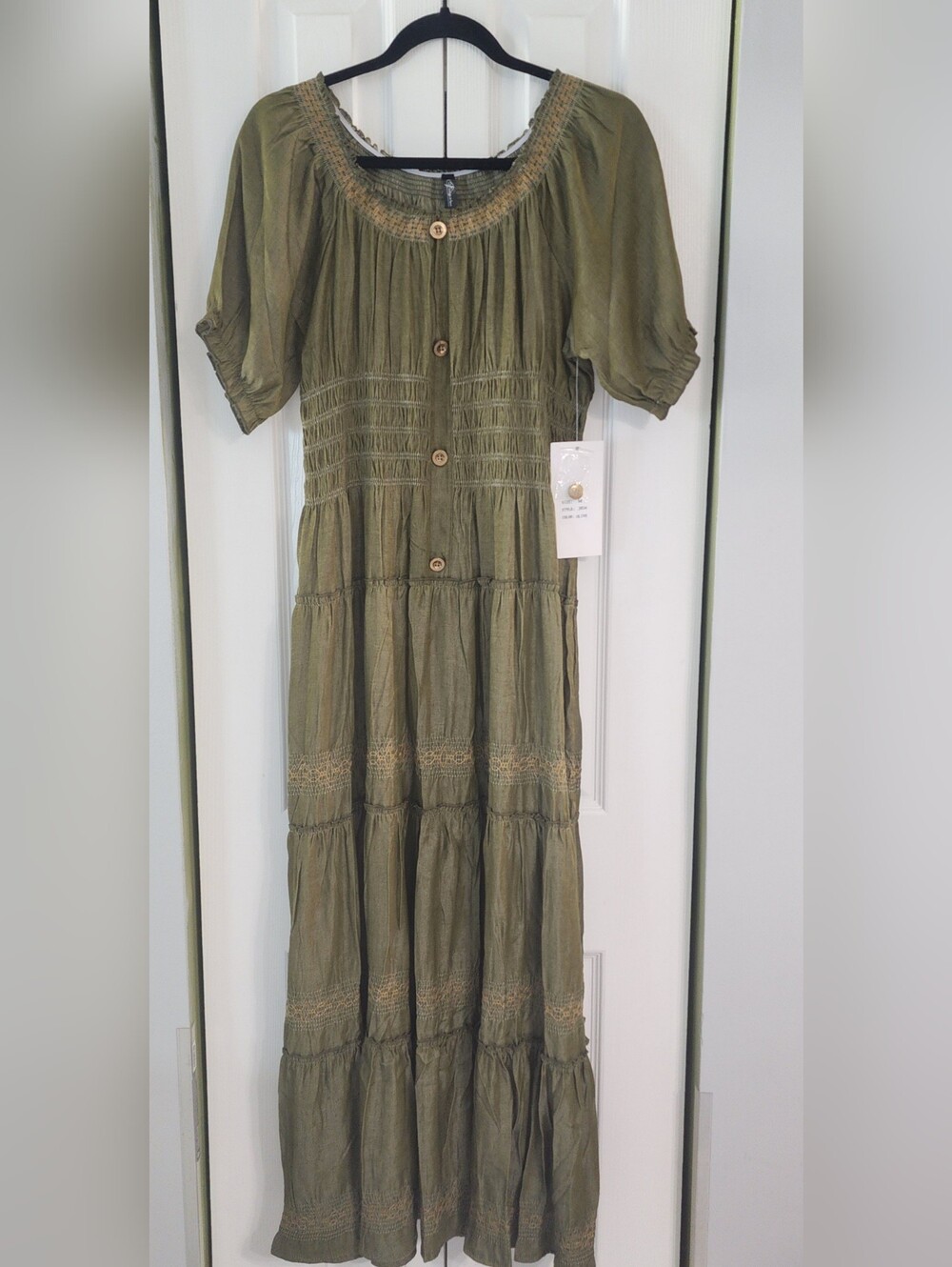 Boho New With Tags Olive Tiered Button-Front Maxi Dress Has Imperfecions Size M
